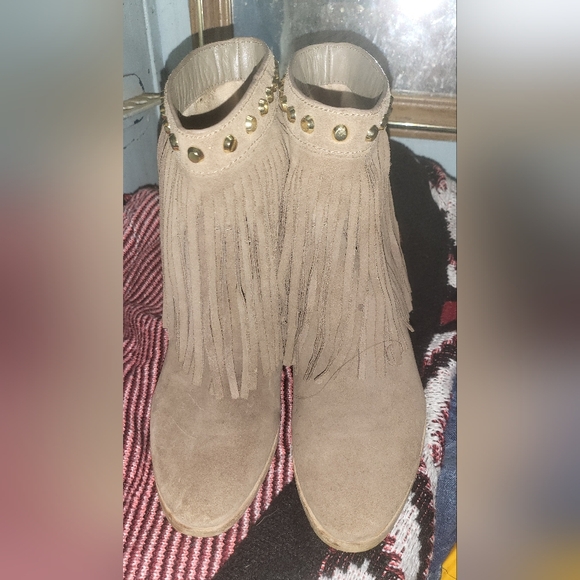 Michael Kors 6 1/2 Suede, Fringe Booties - Picture 10 of 16